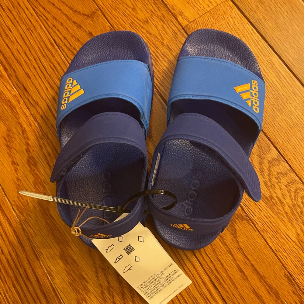 New with tag boys adidas sandals size 11